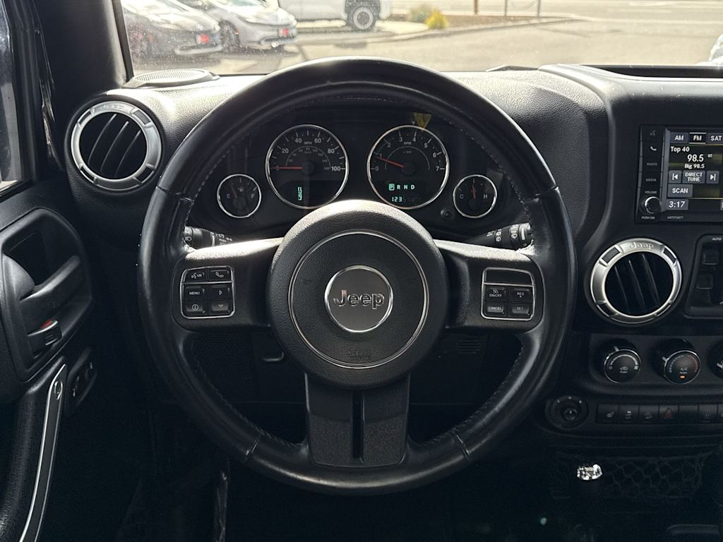 Thumbnail: 2015 Jeep Wrangler - 13