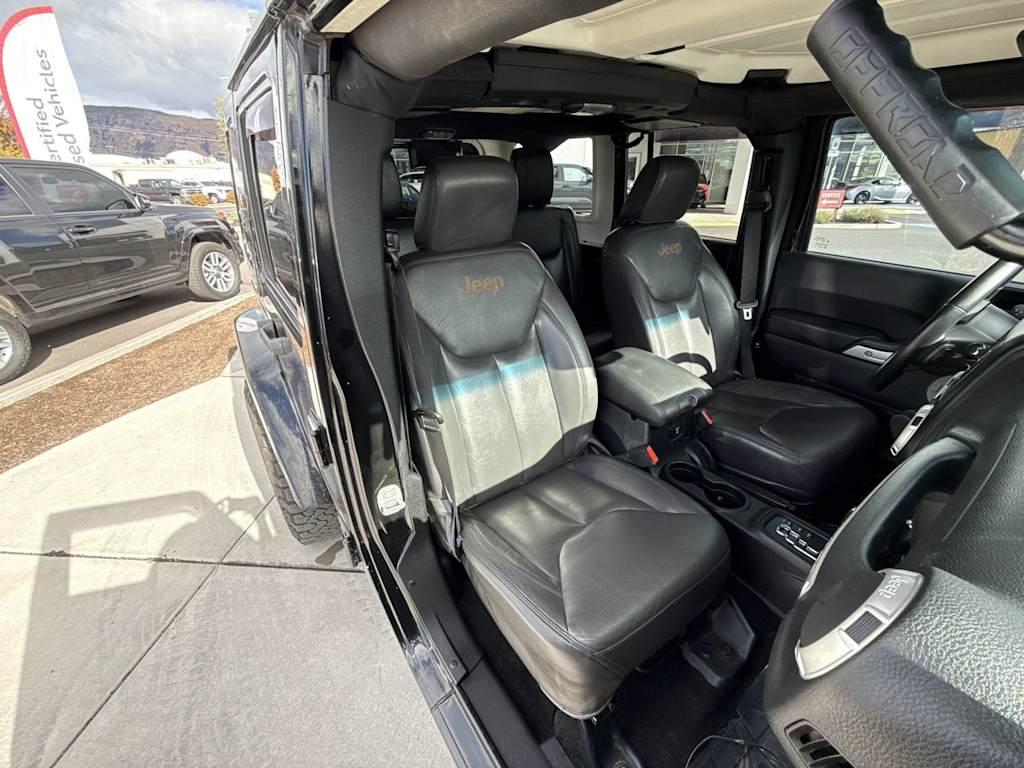 Thumbnail: 2015 Jeep Wrangler - 21