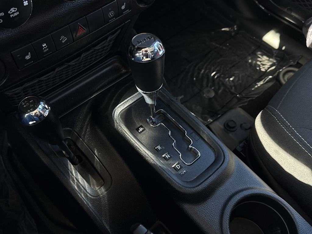 Thumbnail: 2018 Jeep Wrangler - 13