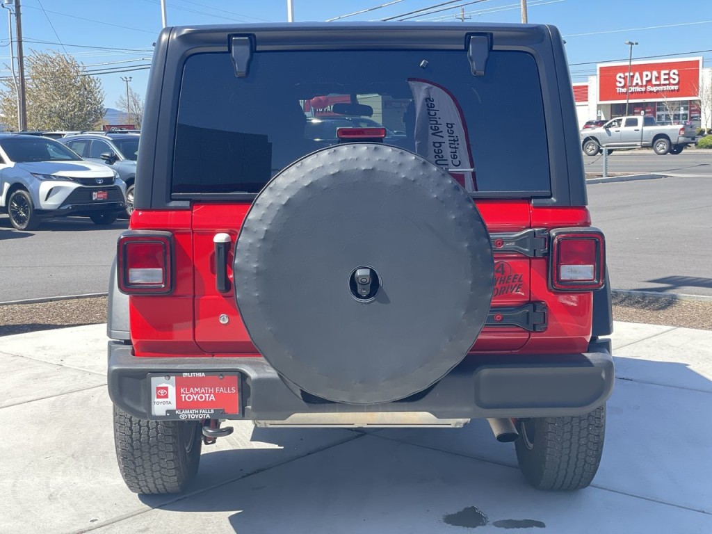 2021 Jeep Wrangler Unlimited Sport 17