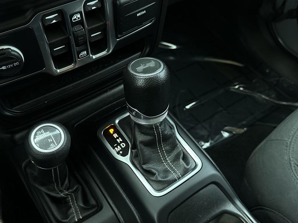 Thumbnail: 2022 Jeep Wrangler - 15