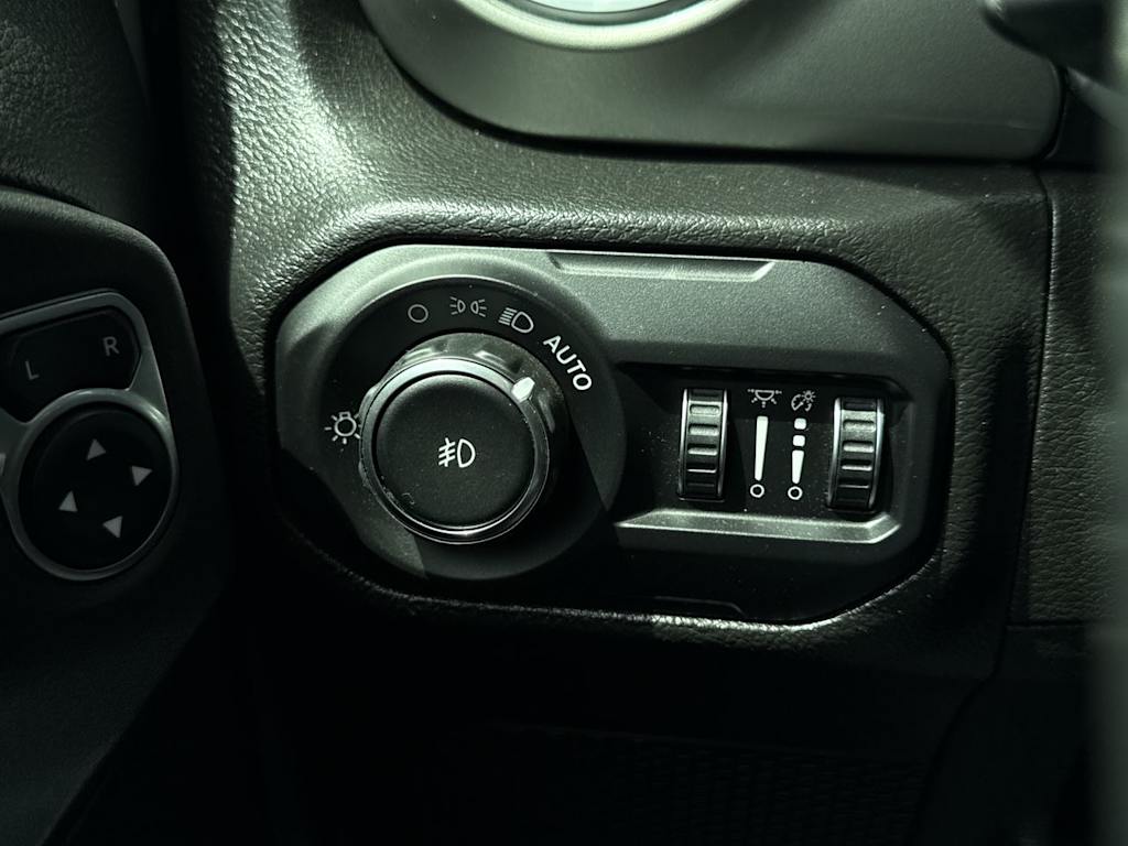 Thumbnail: 2022 Jeep Wrangler - 22
