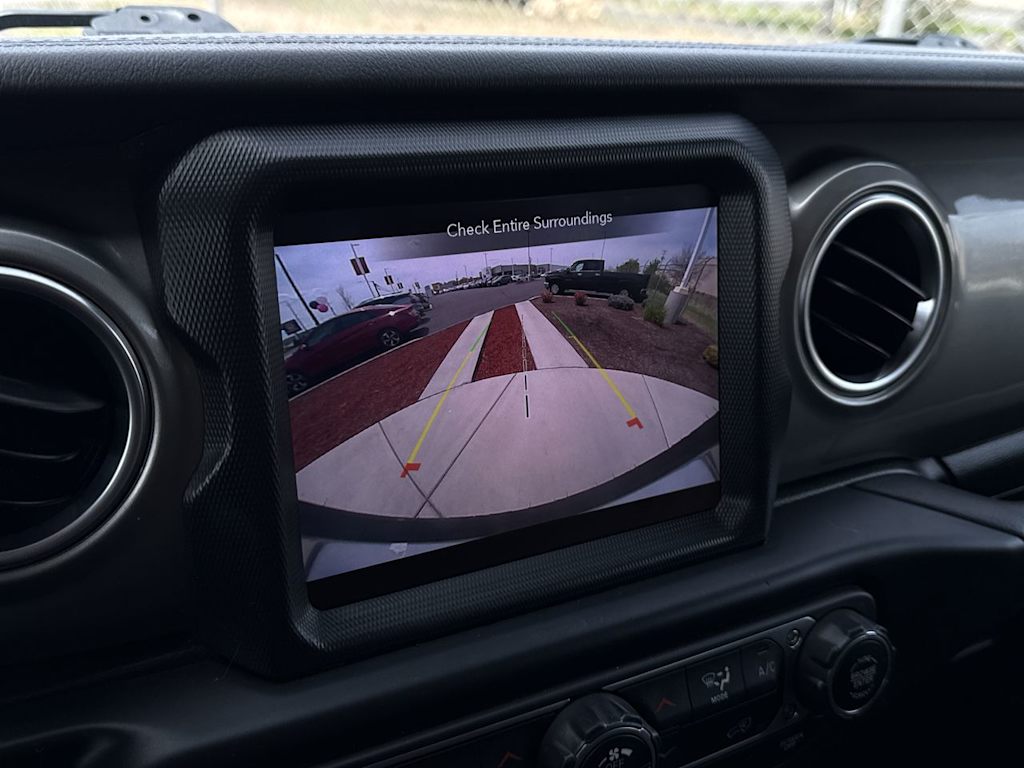 Thumbnail: 2022 Jeep Wrangler - 21