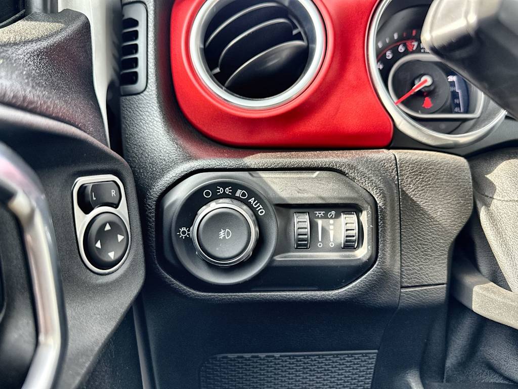 Thumbnail: 2020 Jeep Wrangler - 23