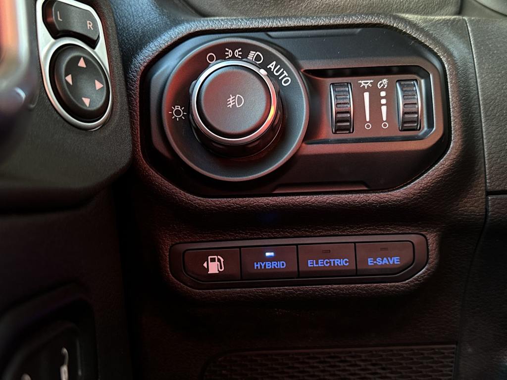 Thumbnail: 2021 Jeep Wrangler - 22