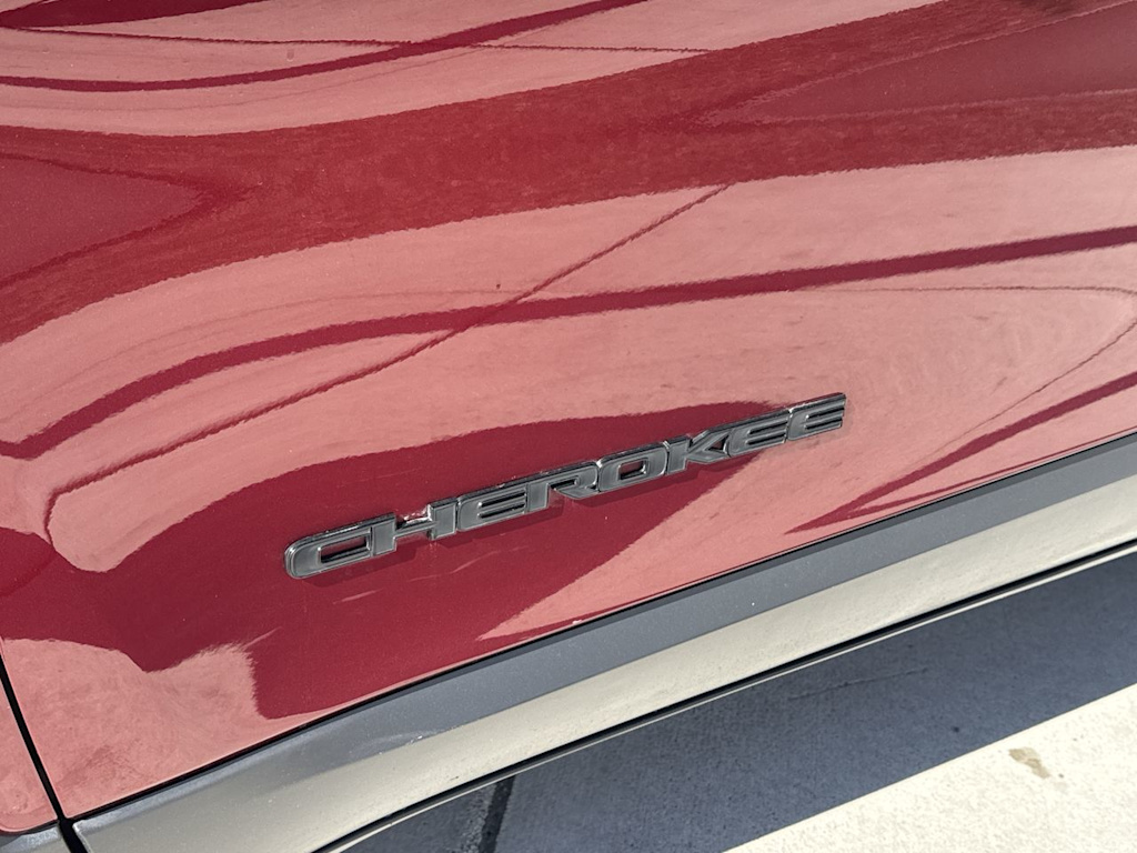 Thumbnail: 2021 Jeep Cherokee - 7