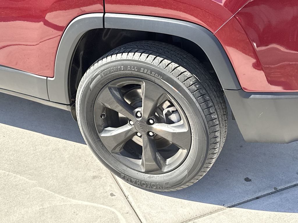 Thumbnail: 2021 Jeep Cherokee - 8