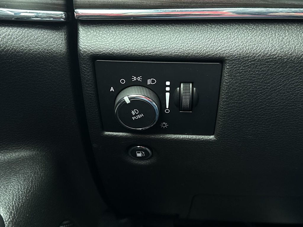 Thumbnail: 2019 Jeep Grand Cherokee - 23