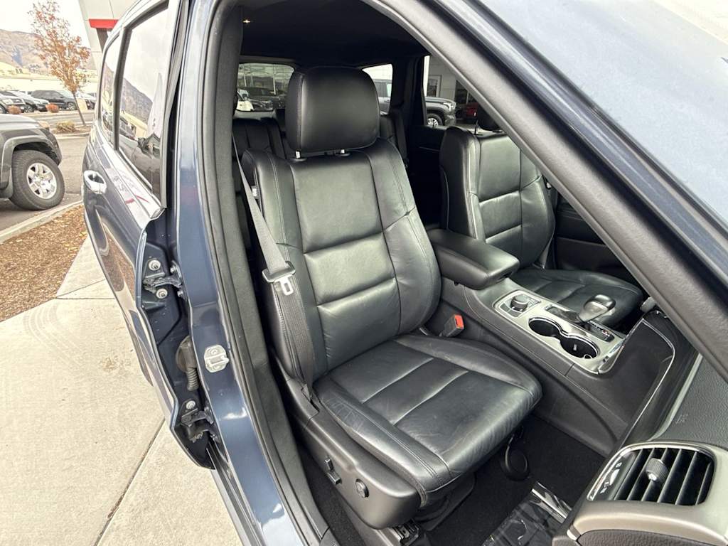 Thumbnail: 2019 Jeep Grand Cherokee - 12