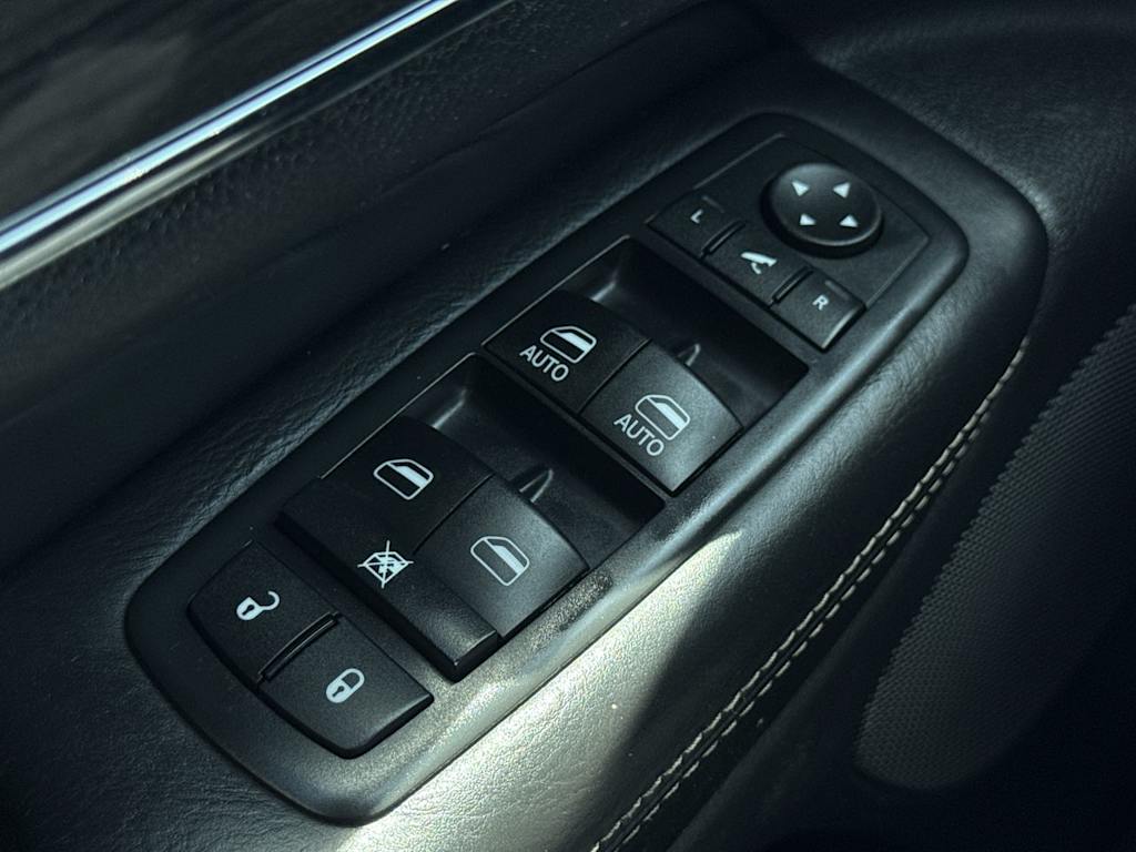 Thumbnail: 2016 Jeep Grand Cherokee - 24