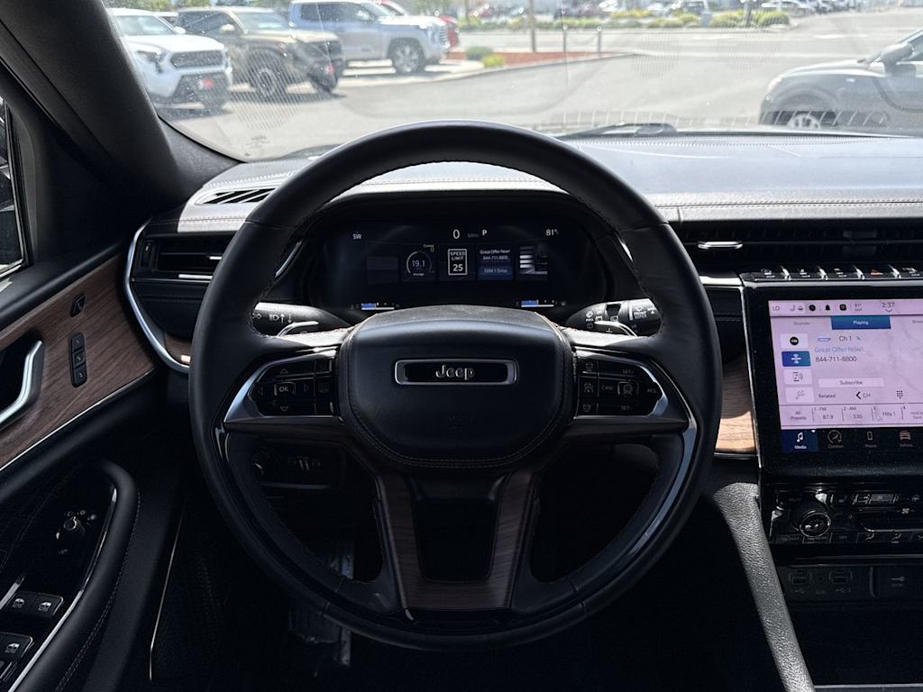 Thumbnail: 2023 Jeep Grand Cherokee - 10