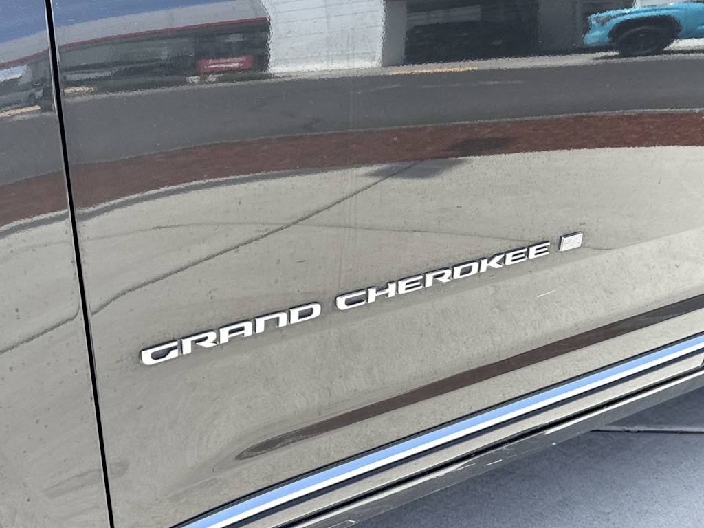 Thumbnail: 2023 Jeep Grand Cherokee - 7