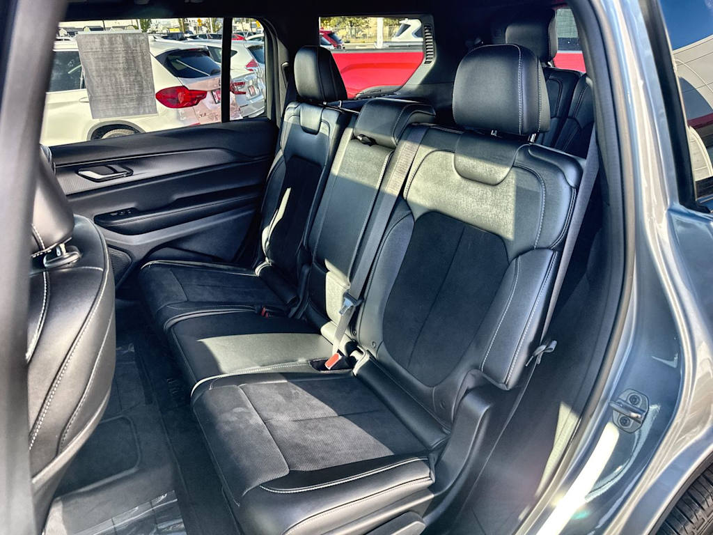 Thumbnail: 2024 Jeep Grand Cherokee L - 12