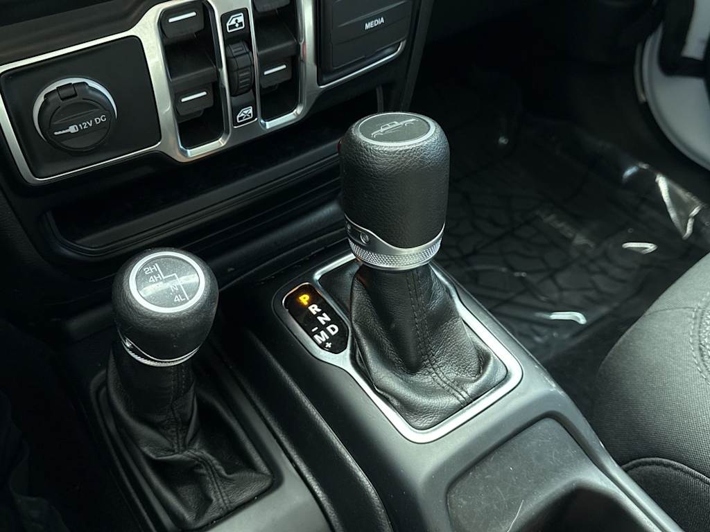 Thumbnail: 2021 Jeep Gladiator - 15