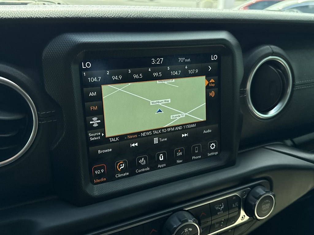 Thumbnail: 2020 Jeep Gladiator - 15