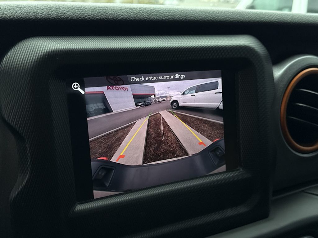 Thumbnail: 2020 Jeep Gladiator - 22