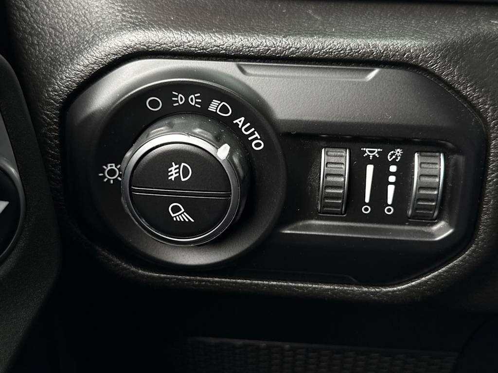 Thumbnail: 2020 Jeep Gladiator - 23