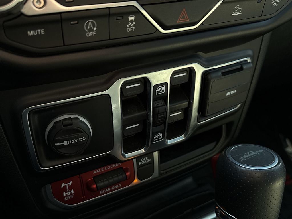 Thumbnail: 2022 Jeep Gladiator - 23