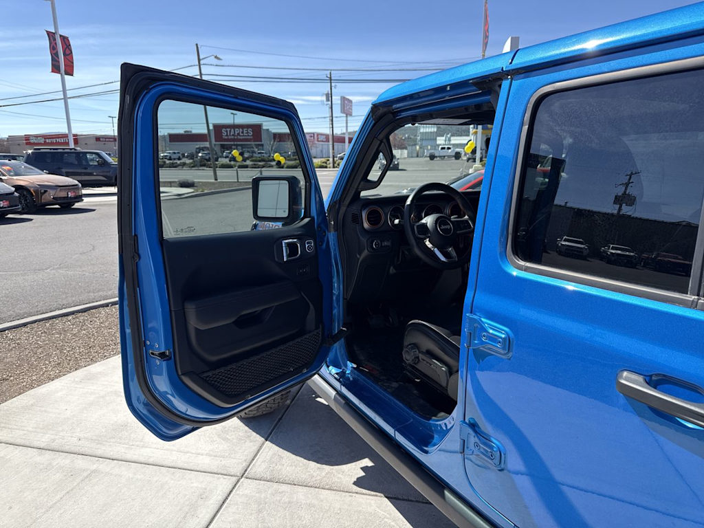 Thumbnail: 2022 Jeep Gladiator - 2