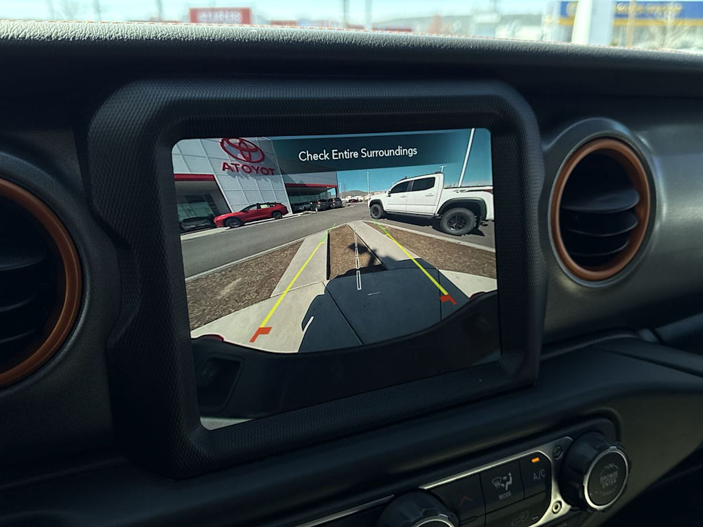 Thumbnail: 2022 Jeep Gladiator - 21