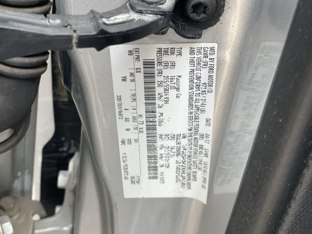 2017 Ford Focus SE 10