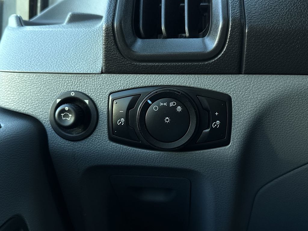 Thumbnail: 2016 Ford Transit Series - 23