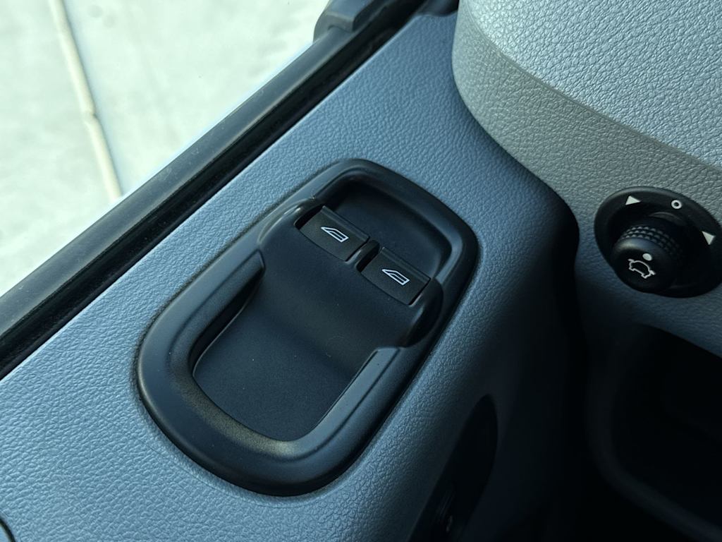 Thumbnail: 2016 Ford Transit Series - 24