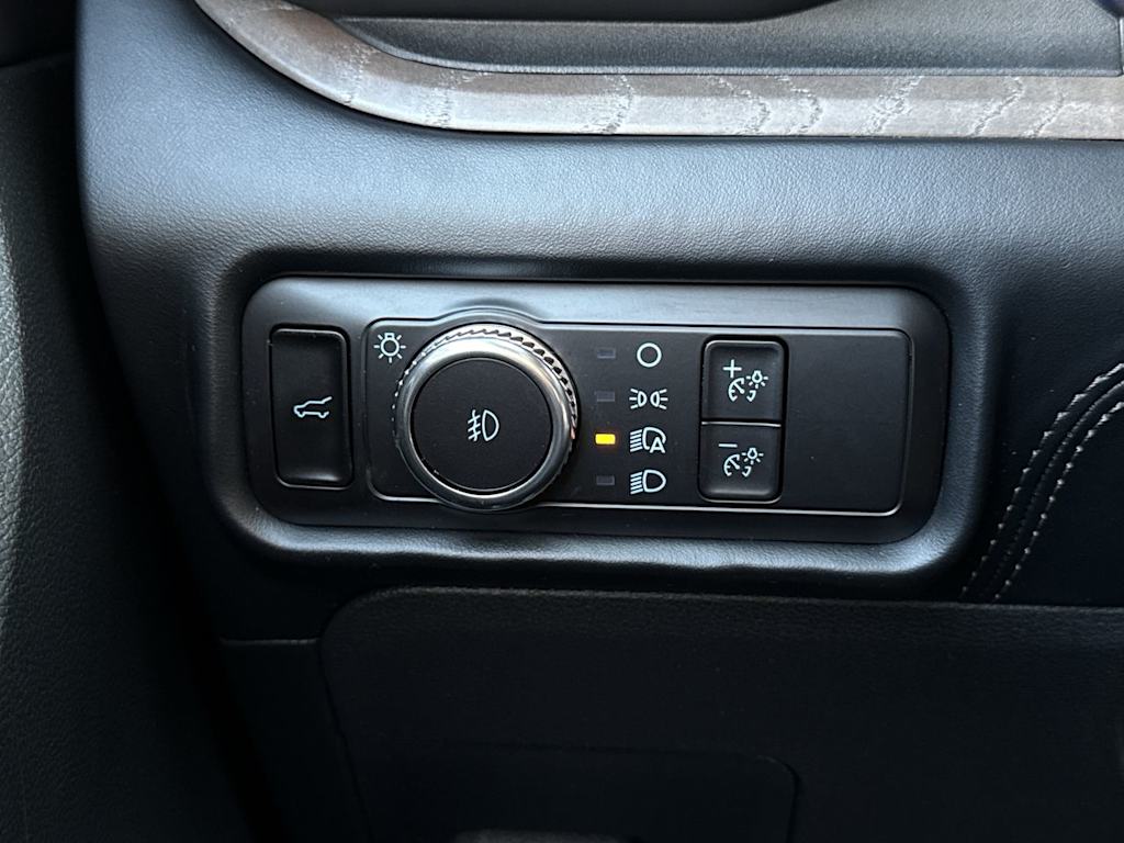 Thumbnail: 2023 Ford Explorer - 24