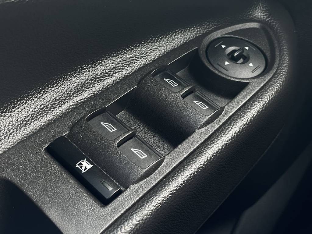 Thumbnail: 2013 Ford Escape - 23