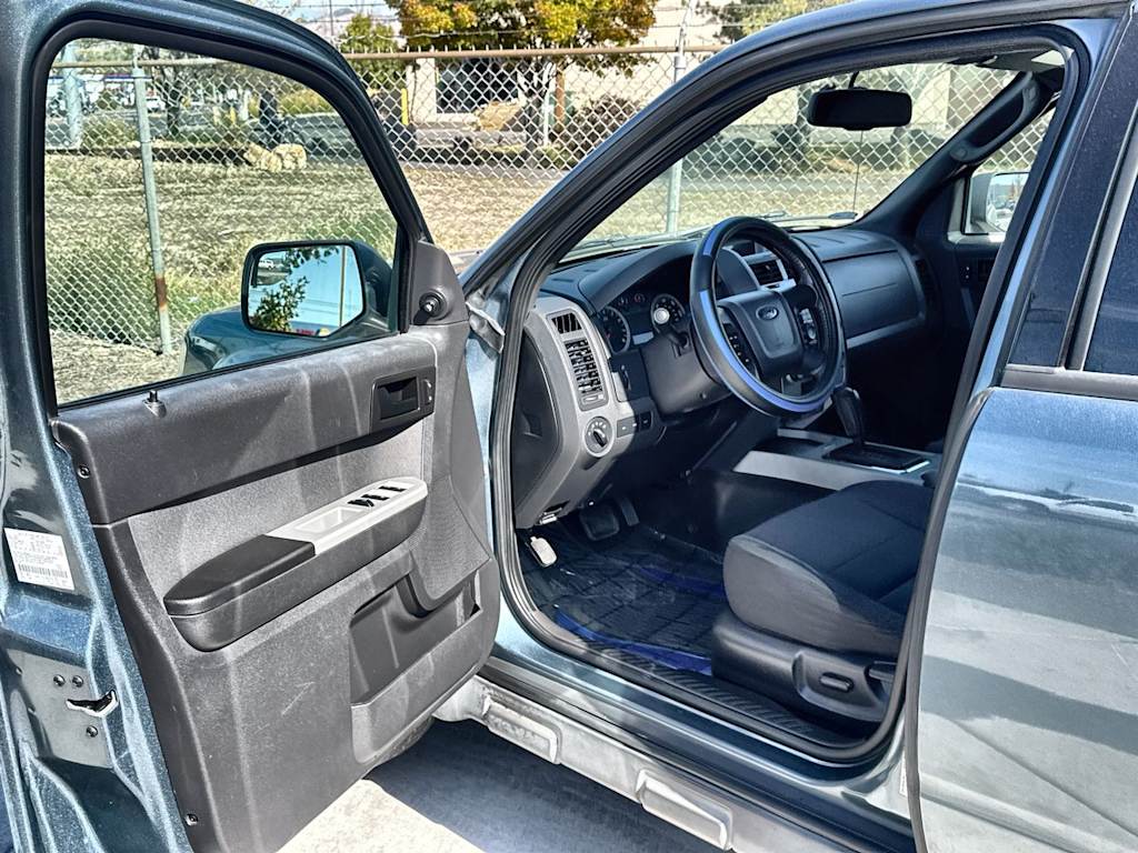 Thumbnail: 2012 Ford Escape - 20