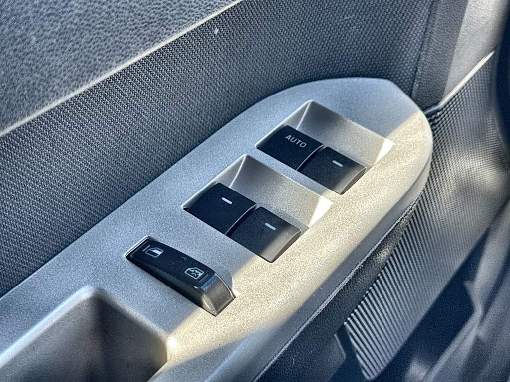 Thumbnail: 2012 Ford Escape - 23