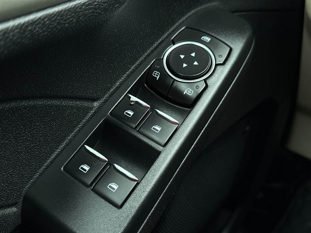 Thumbnail: 2022 Ford Escape - 24