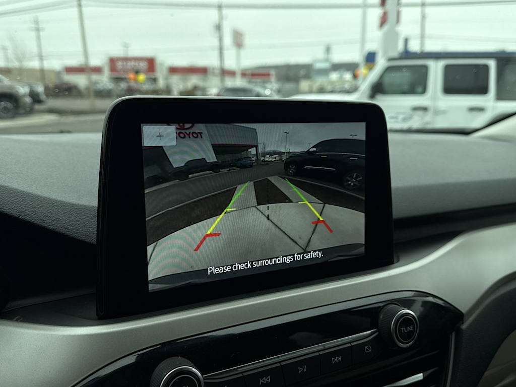 Thumbnail: 2022 Ford Escape - 22