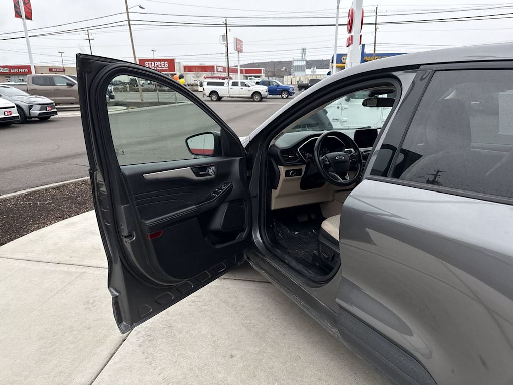 Thumbnail: 2022 Ford Escape - 2