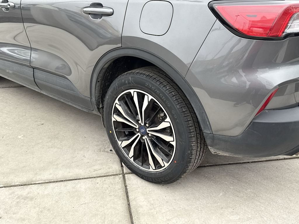 Thumbnail: 2022 Ford Escape - 8