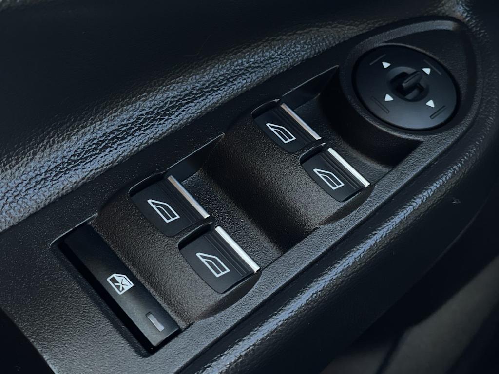 2019 Ford Escape SE 24