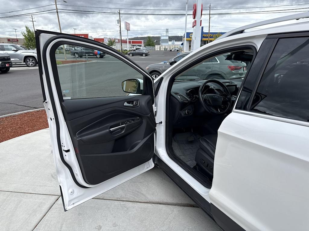 Thumbnail: 2017 Ford Escape - 19