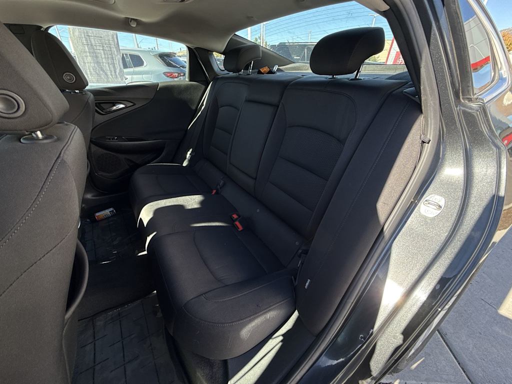 Thumbnail: 2018 Chevrolet Malibu - 12