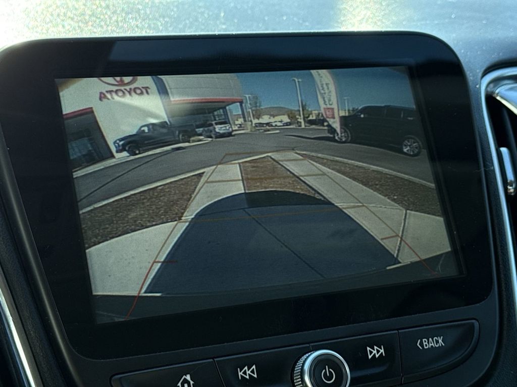 Thumbnail: 2018 Chevrolet Malibu - 22