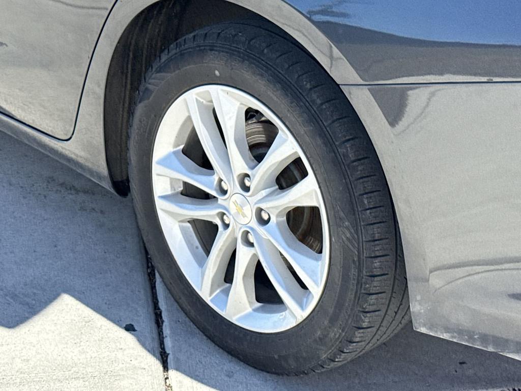 Thumbnail: 2018 Chevrolet Malibu - 7