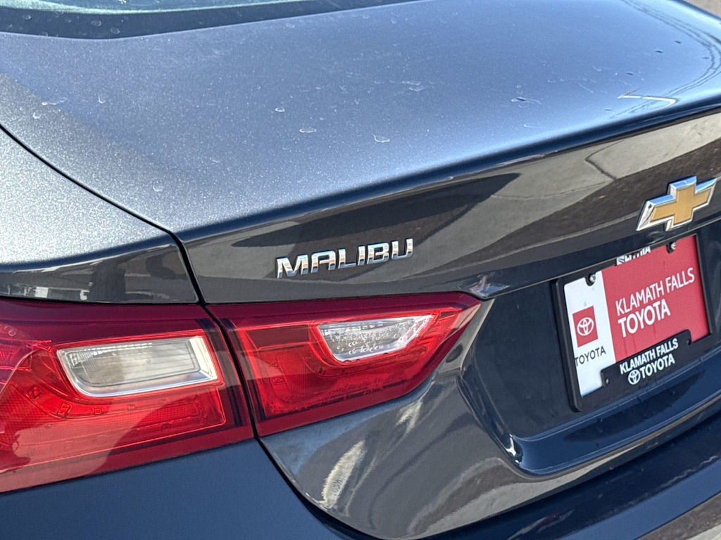 Thumbnail: 2018 Chevrolet Malibu - 19