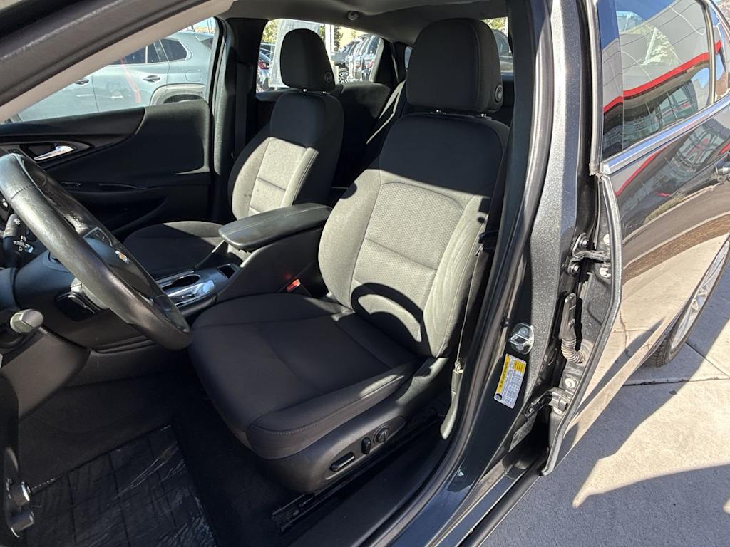 Thumbnail: 2018 Chevrolet Malibu - 10