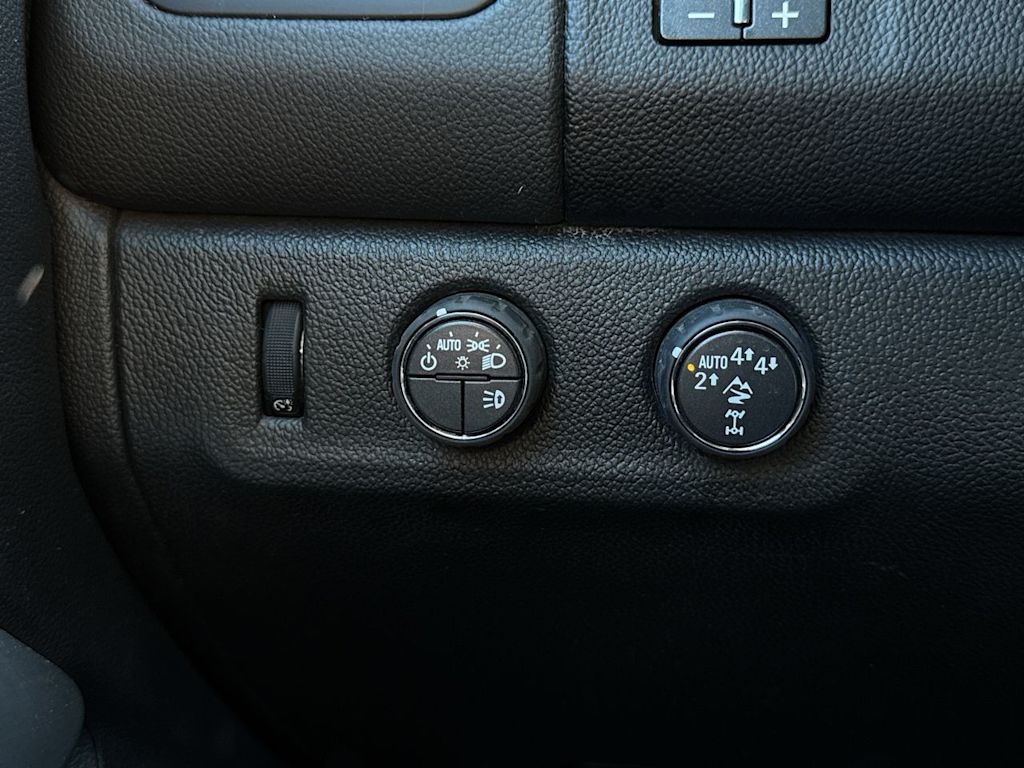 Thumbnail: 2019 Chevrolet Colorado - 22