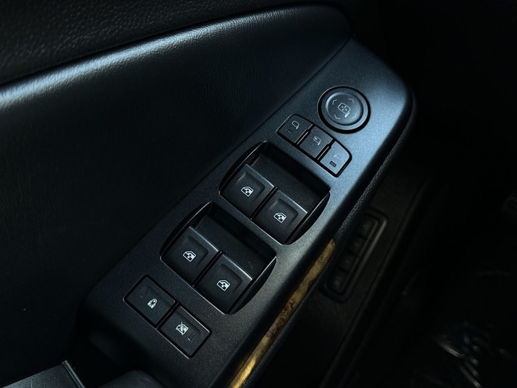 Thumbnail: 2015 GMC Yukon - 24