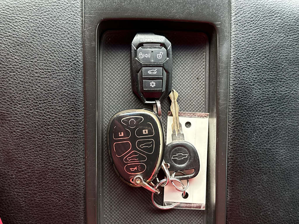 Thumbnail: 2007 Chevrolet Tahoe - 18