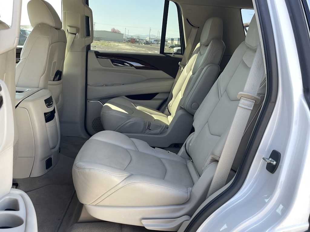 2017 Cadillac Escalade Premium 8