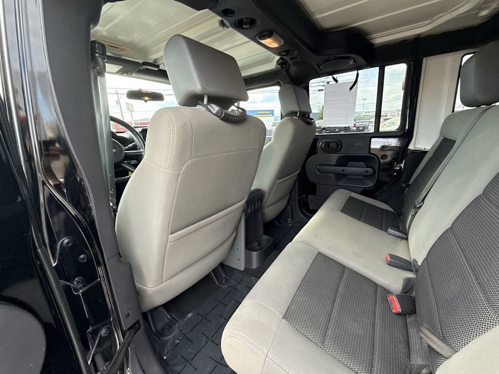 Thumbnail: 2010 Jeep Wrangler - 20