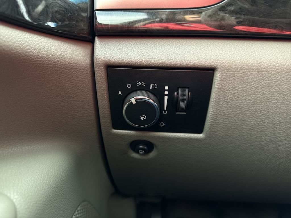 Thumbnail: 2011 Jeep Grand Cherokee - 23