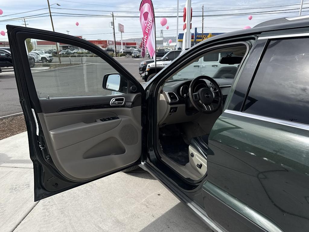 Thumbnail: 2011 Jeep Grand Cherokee - 2