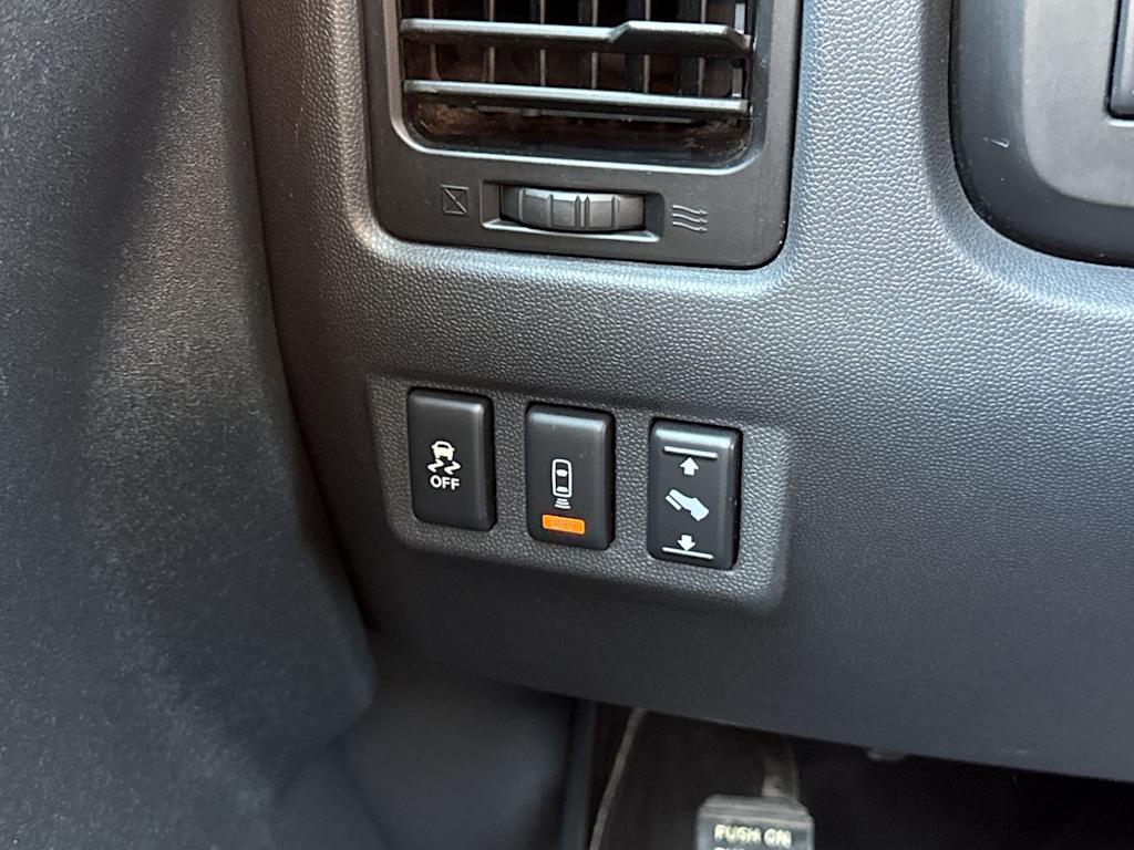 Thumbnail: 2013 Nissan Titan - 22